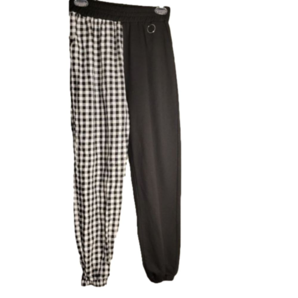 ROMWE CHECKERED AND BLACK PANTS